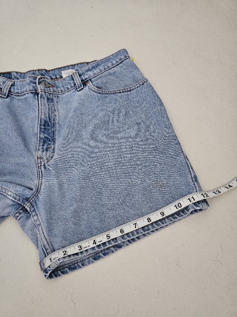 PERFECT CONDITION VINTAGE LEVI'S Light Blue Denim Wms Shorts 100% Cotton Sz 14 R - Picture 8 of 11